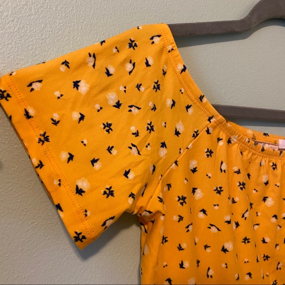 🌸4 for $10🌸 NWOT Ardene Yellow Crop Top - Picture 4 of 4